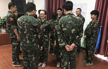 成功與放棄，也許只隔著一句贊美的距離！