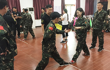 當(dāng)你下定決心時，全世界會為你讓路！